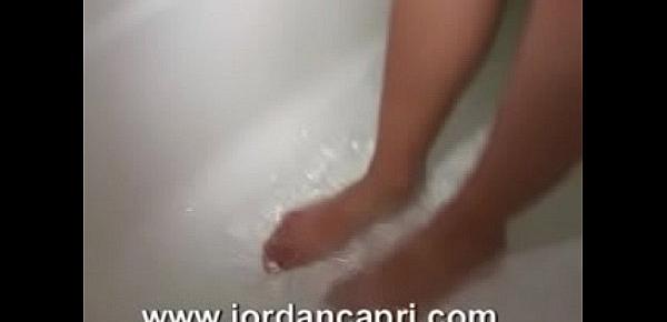  Jordan Capri Hot Feet